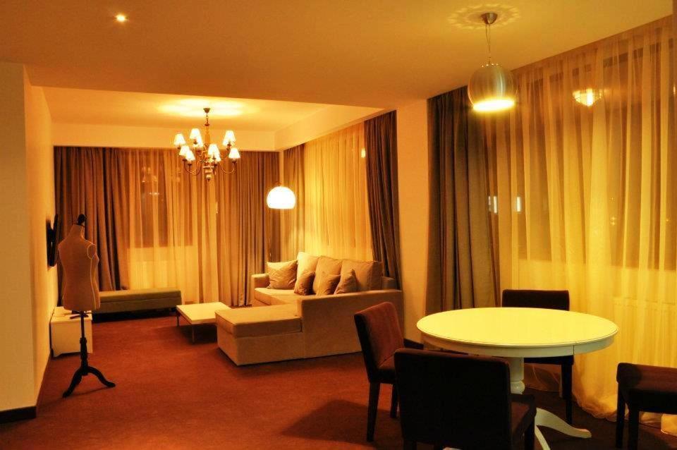 Apart Hotel Vlad Tepes Braşov Eksteriør bilde